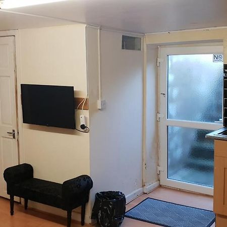 哈德斯菲尔德Private Basement Studio Flat With Modern Features公寓 外观 照片