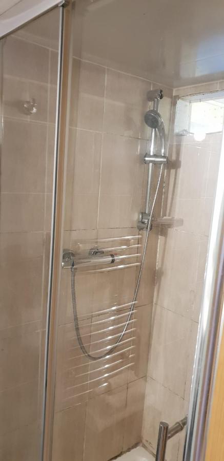 哈德斯菲尔德Private Basement Studio Flat With Modern Features公寓 外观 照片