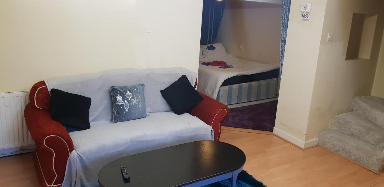 哈德斯菲尔德Private Basement Studio Flat With Modern Features公寓 外观 照片