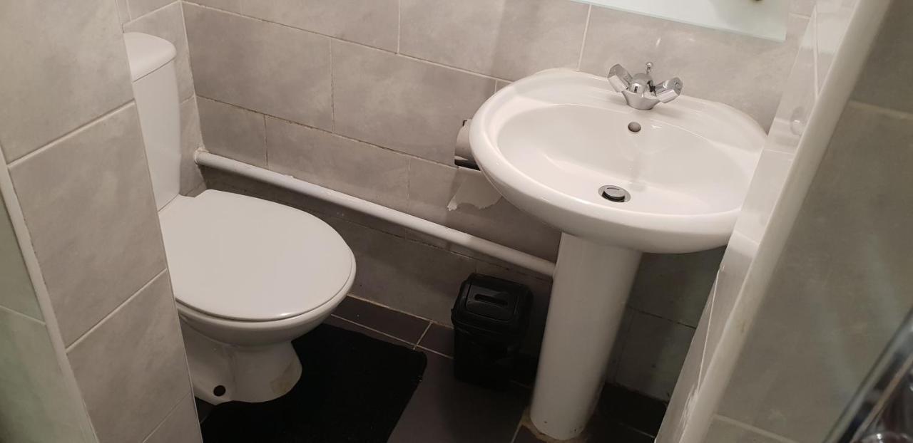 哈德斯菲尔德Private Basement Studio Flat With Modern Features公寓 外观 照片