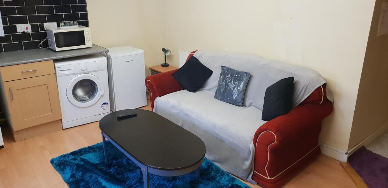 哈德斯菲尔德Private Basement Studio Flat With Modern Features公寓 外观 照片